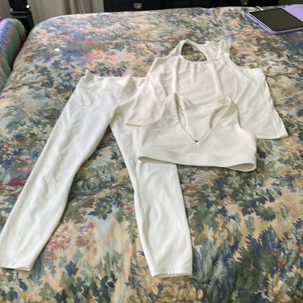 3 piece Fabletics workout set Cream colored